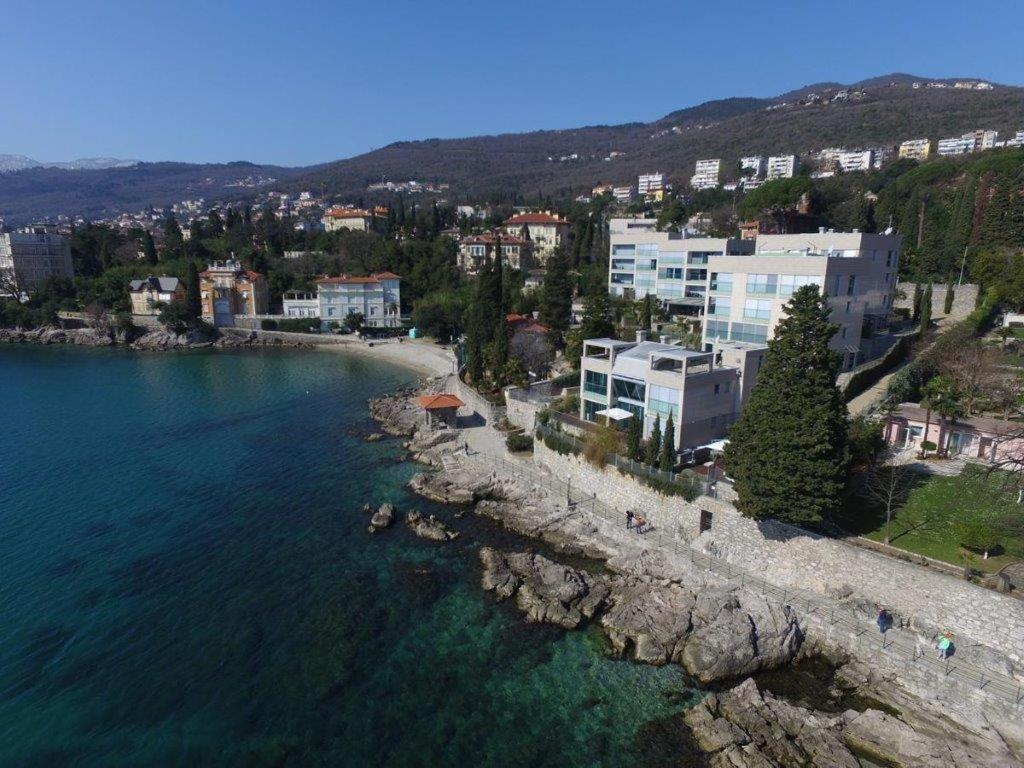Villa Arentz Residence - Side Sea View Apartments Opatija Bagian luar foto