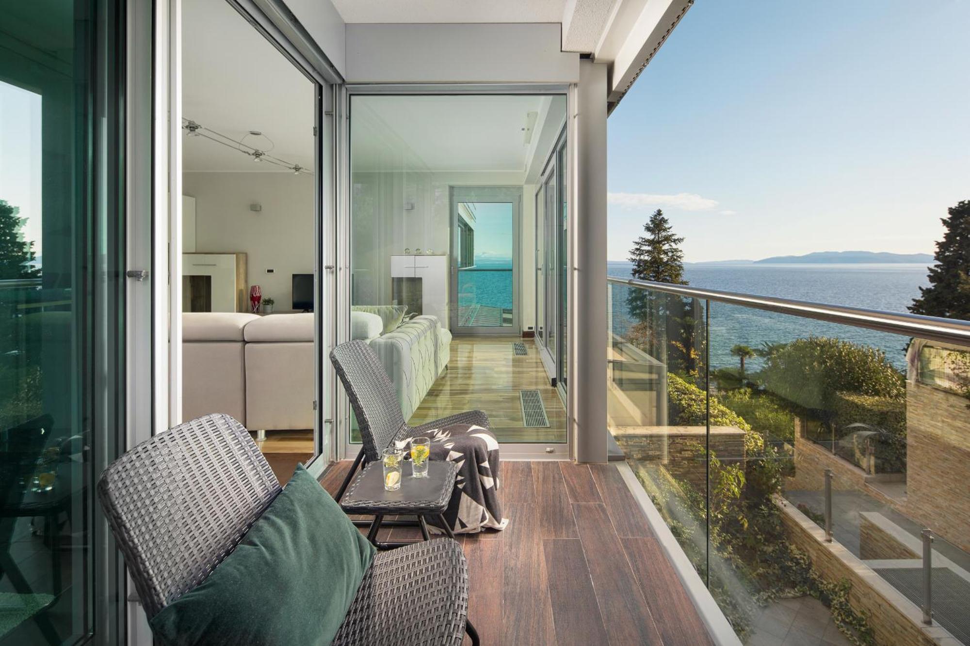 Villa Arentz Residence - Side Sea View Apartments Opatija Bagian luar foto