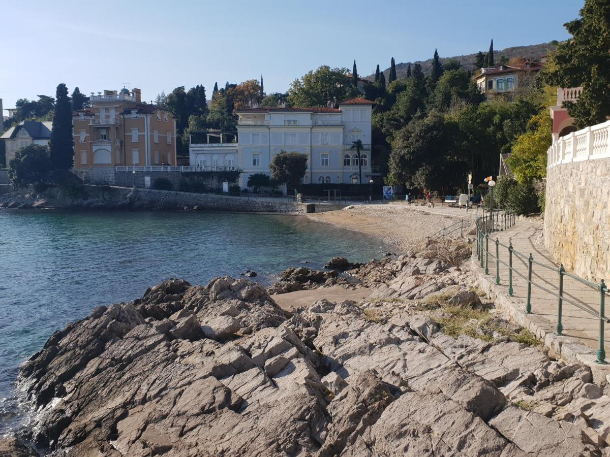 Villa Arentz Residence - Side Sea View Apartments Opatija Bagian luar foto